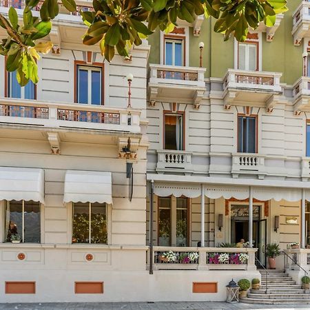 Hotel Rooms Lago Maggiore Verbania Bagian luar foto