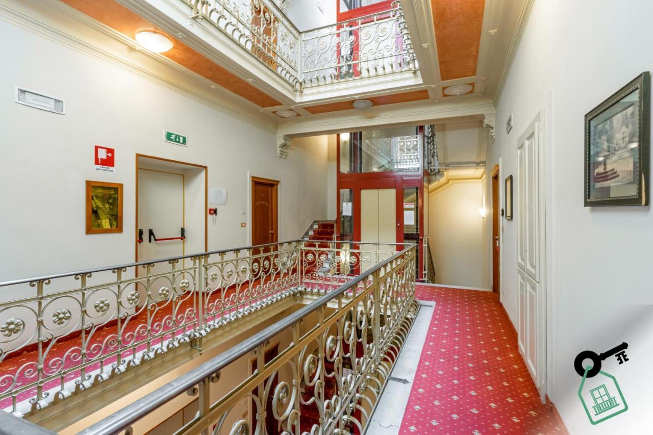 Hotel Rooms Lago Maggiore Verbania Bagian luar foto