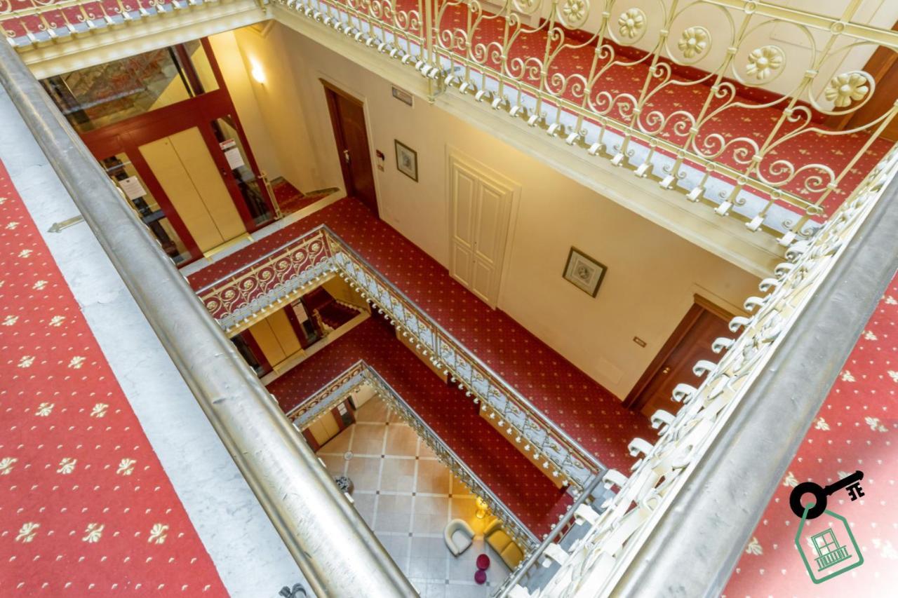 Hotel Rooms Lago Maggiore Verbania Bagian luar foto